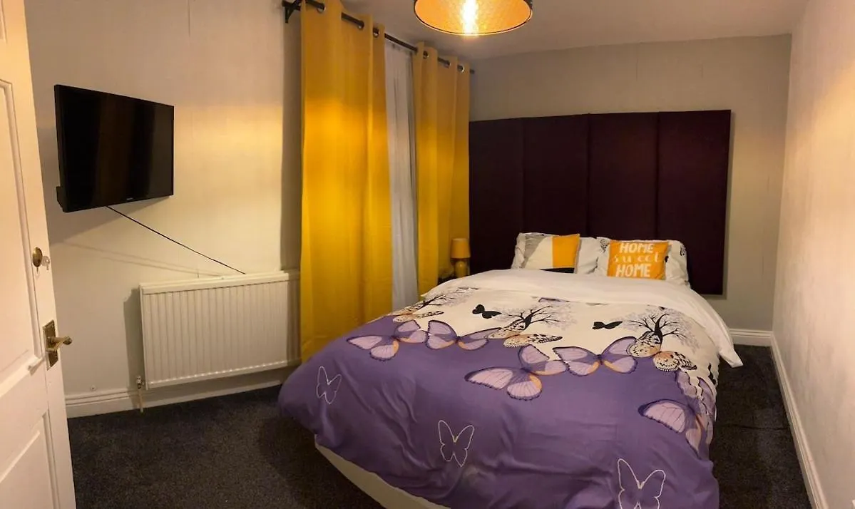 Warm Spacious Lovely House Κάρντιφ Σπίτι διακοπών