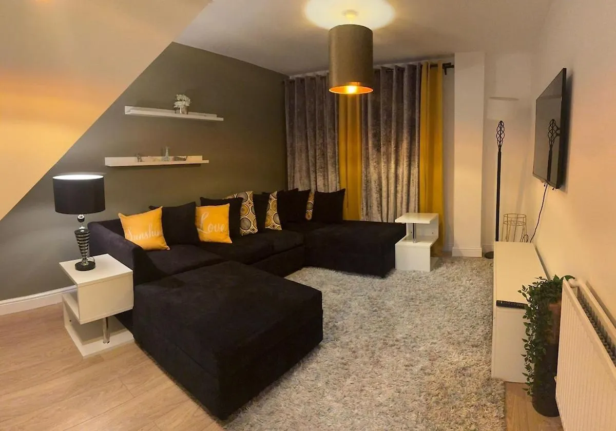 Warm Spacious Lovely House Κάρντιφ Σπίτι διακοπών