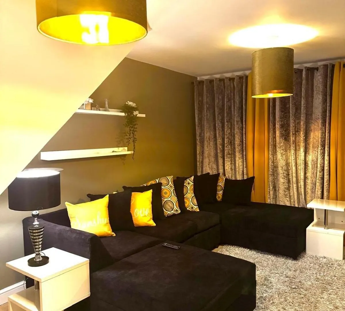 Warm Spacious Lovely House Κάρντιφ
