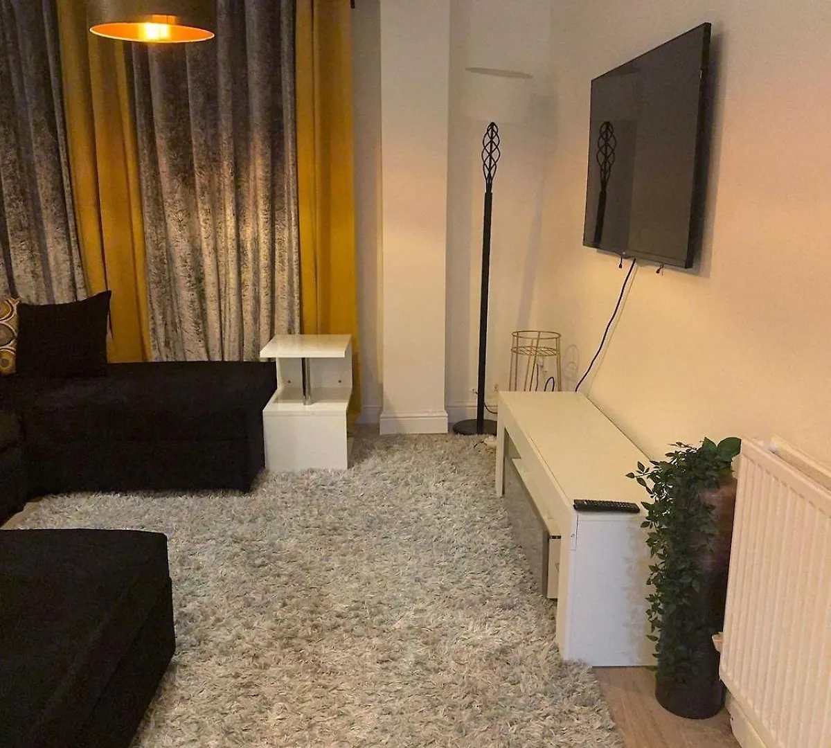 Σπίτι διακοπών Warm Spacious Lovely House Κάρντιφ